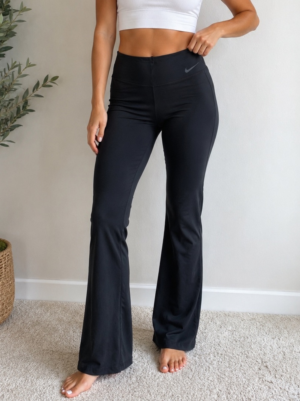 Nike Dri-FIT Black High Rise Flare Yoga Pants Leggings Size Large Athletic